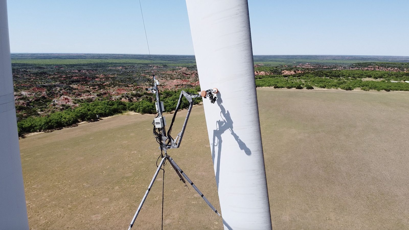 Aerones LPS testing — robot performing lightning protection system inspection on wind turbine blade