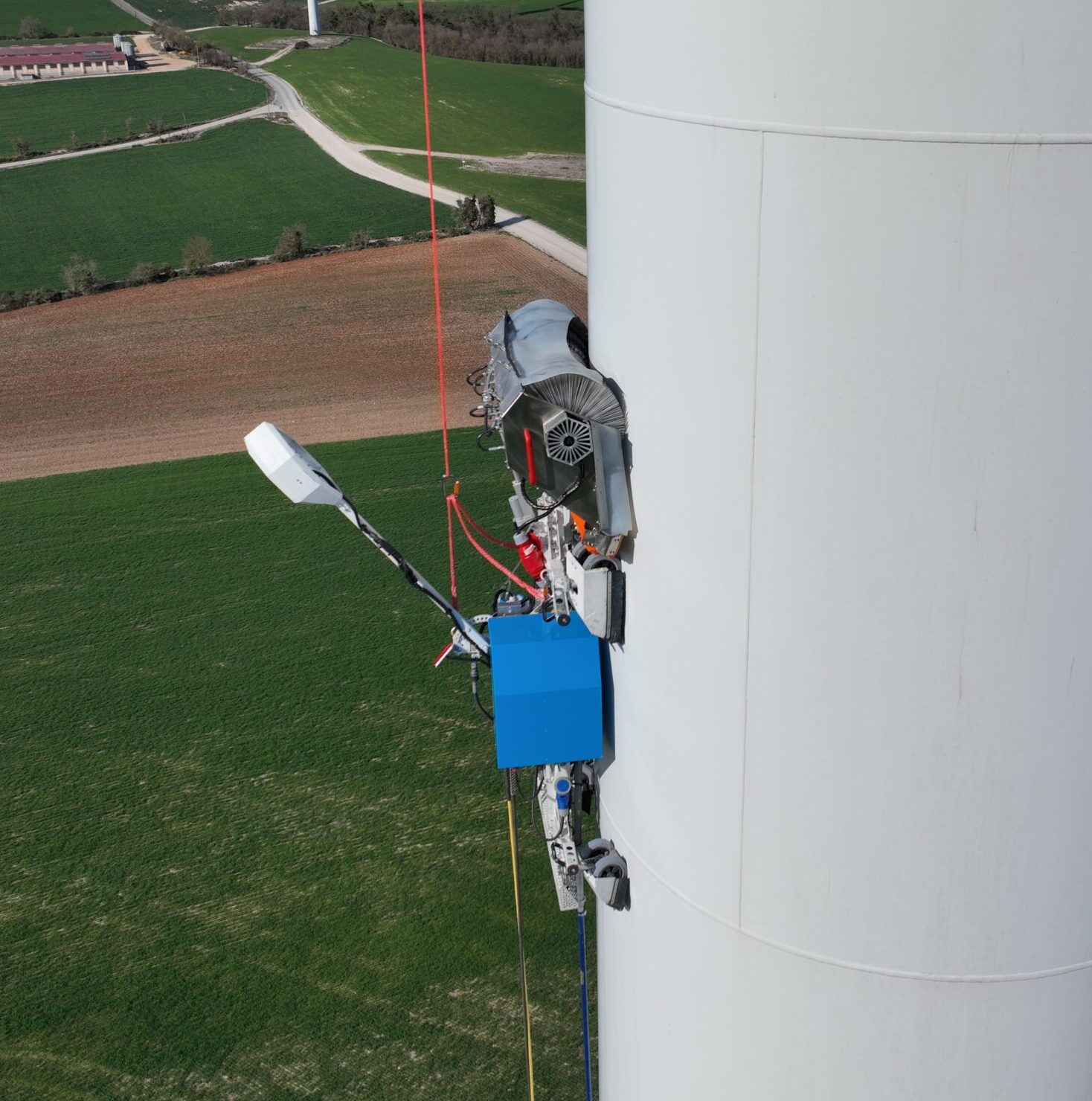 Aerones TCL G2 tower cleaning robot