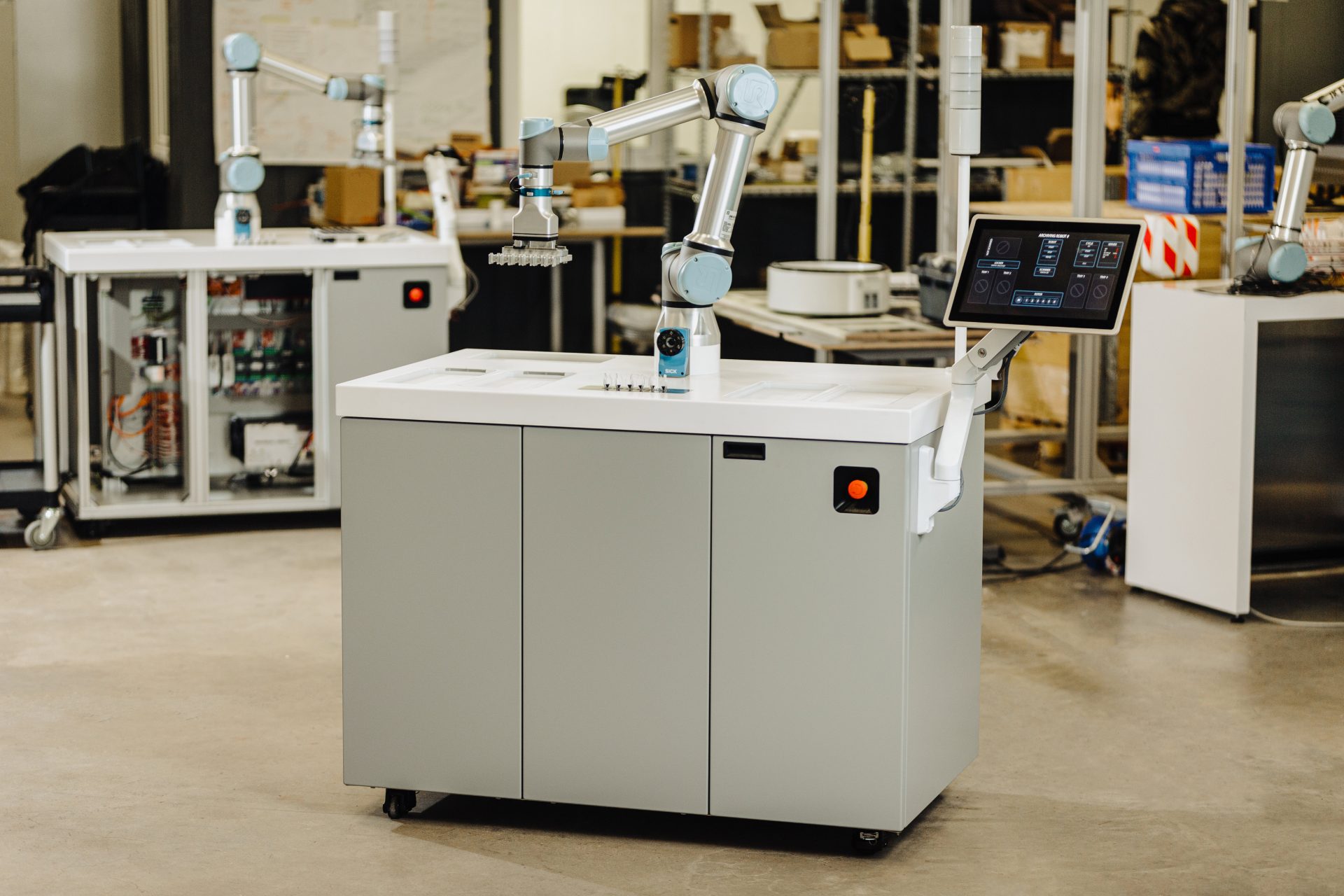 NOVAFlex gripper detail — custom 6-position tube gripper