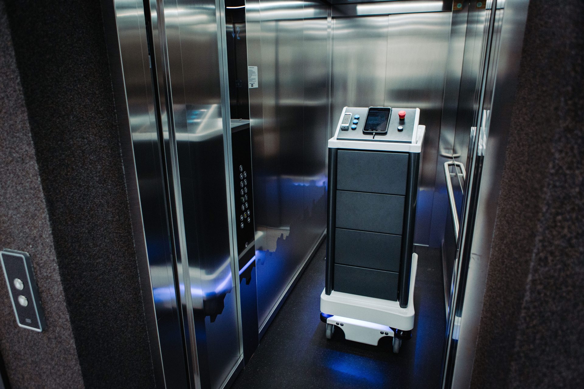 NOVAMove Porter AMR navigating a clinical laboratory corridor